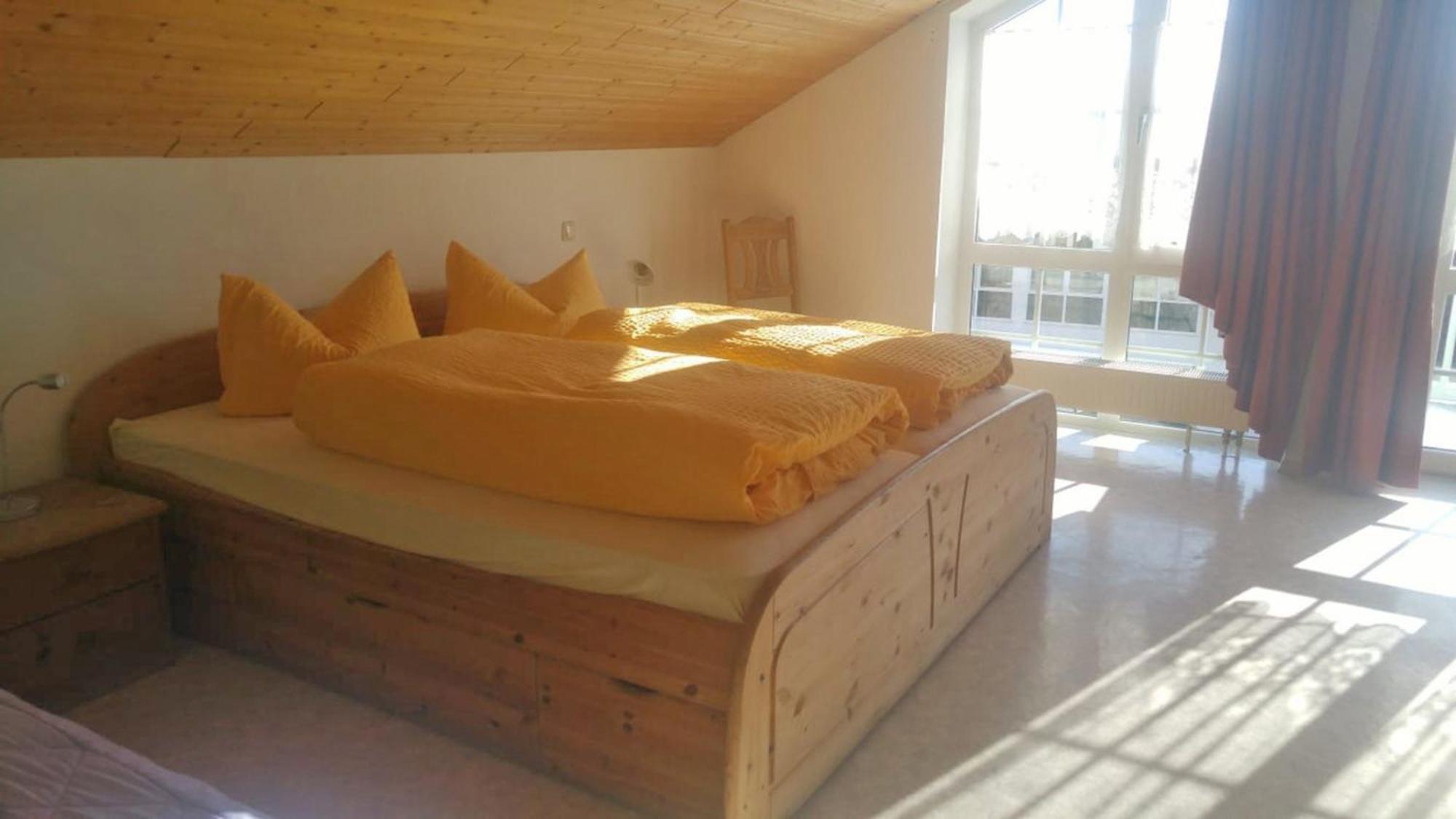 Gaestehaus Am Rathaus, Mehrbettzimmer 1 Hohenpeissenberg Bagian luar foto